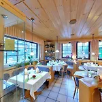 Hotel Waldhotel Felschbachhof 4*