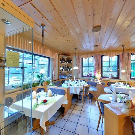 Отель Waldhotel Felschbachhof 4*